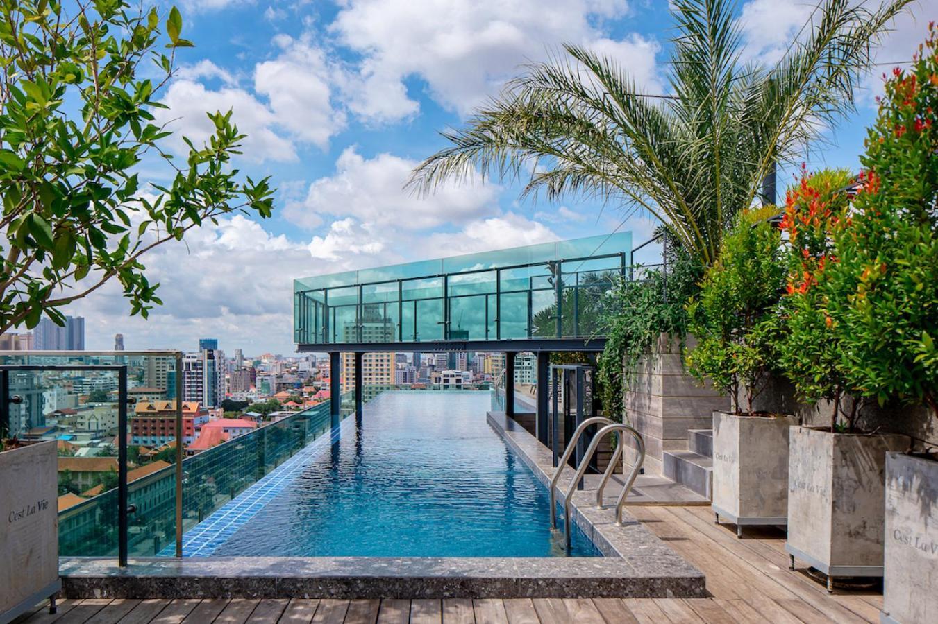 Check Inn Phnom Penh Royal Palace Exterior photo